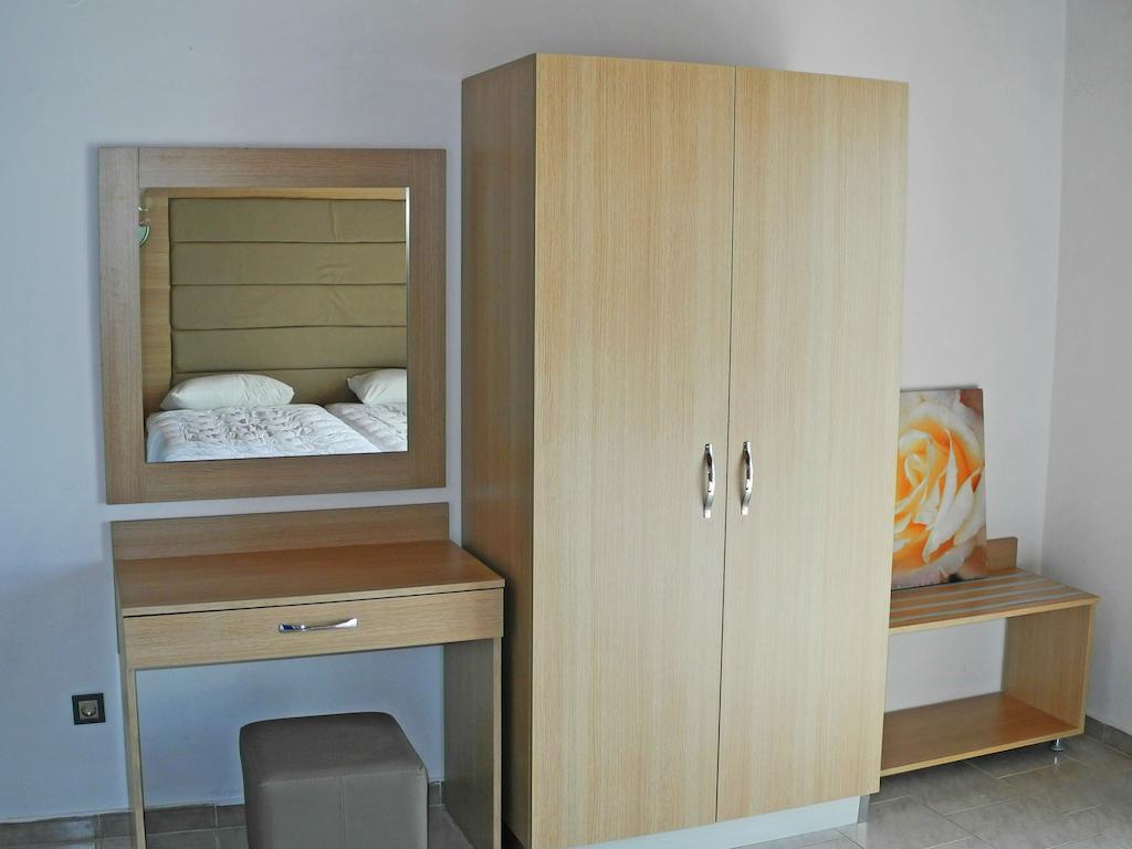 Gardenia Hotel Perissa  Phòng bức ảnh